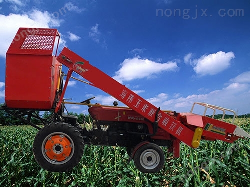 海偉4YW-2背負(fù)式玉米聯(lián)合收割機(jī)